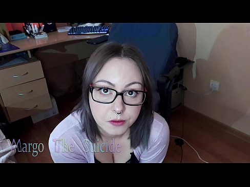 ❤️ Sexy meisje met bril zuigt Dildo diep op camera ️❌ Fucking video at us